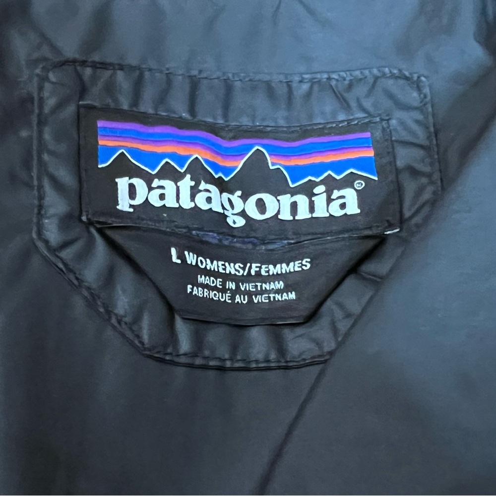 PATAGONIA Women’s 3 in 1 Parka LINER ONLY Black Knee Length STY28110FA15 
Large - Picture 10 of 13